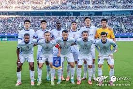 马竞主帅西蒙尼场边“锁喉”裁判引热议